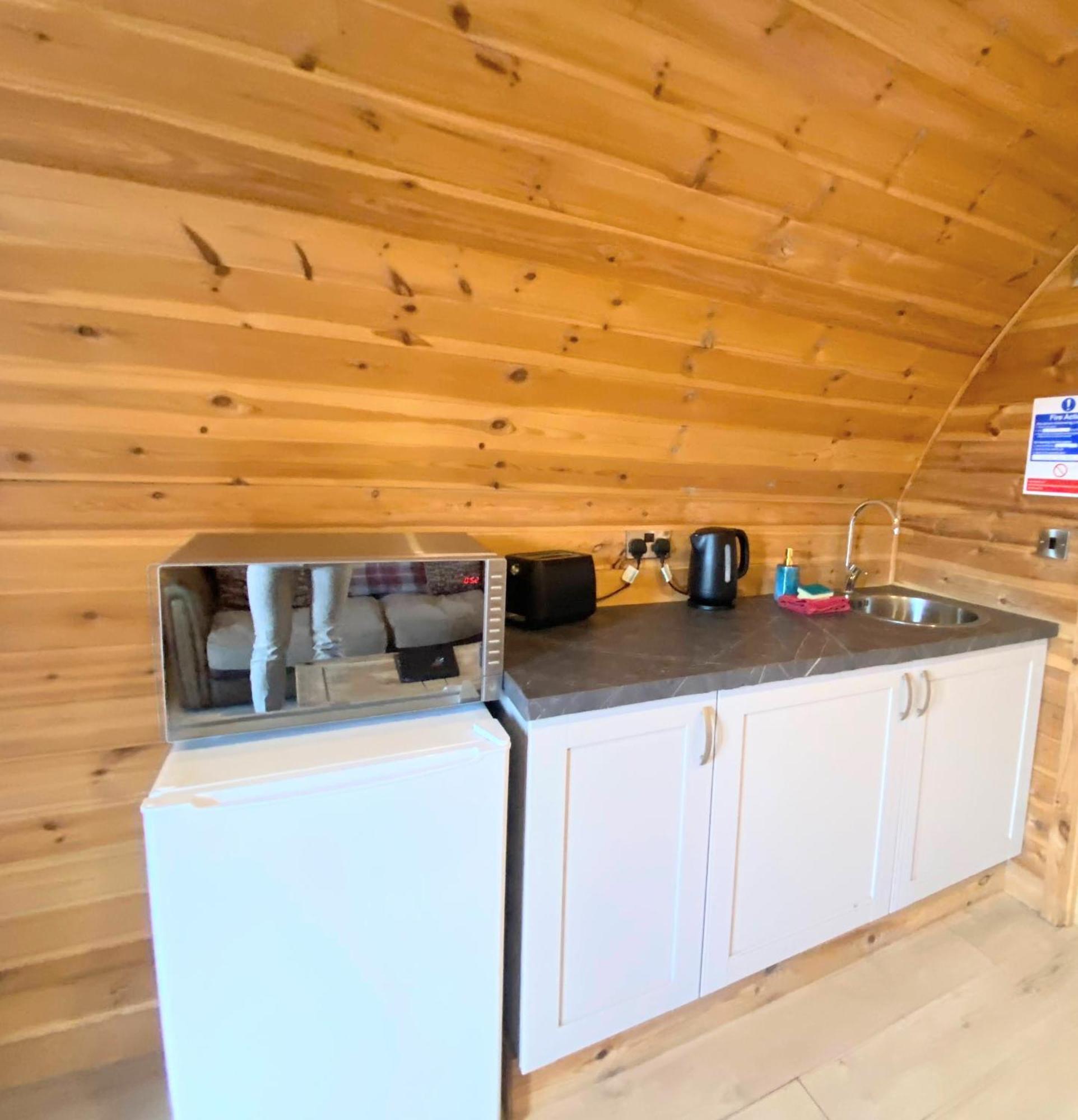 Pond View Pod 1 With Outdoor Hot Tub - Fife - Loch Leven - Lomond Hills Villa Kelty Eksteriør bilde