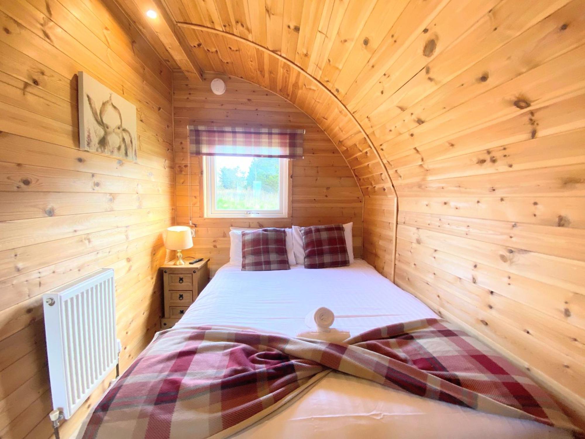 Pond View Pod 1 With Outdoor Hot Tub - Fife - Loch Leven - Lomond Hills Villa Kelty Eksteriør bilde