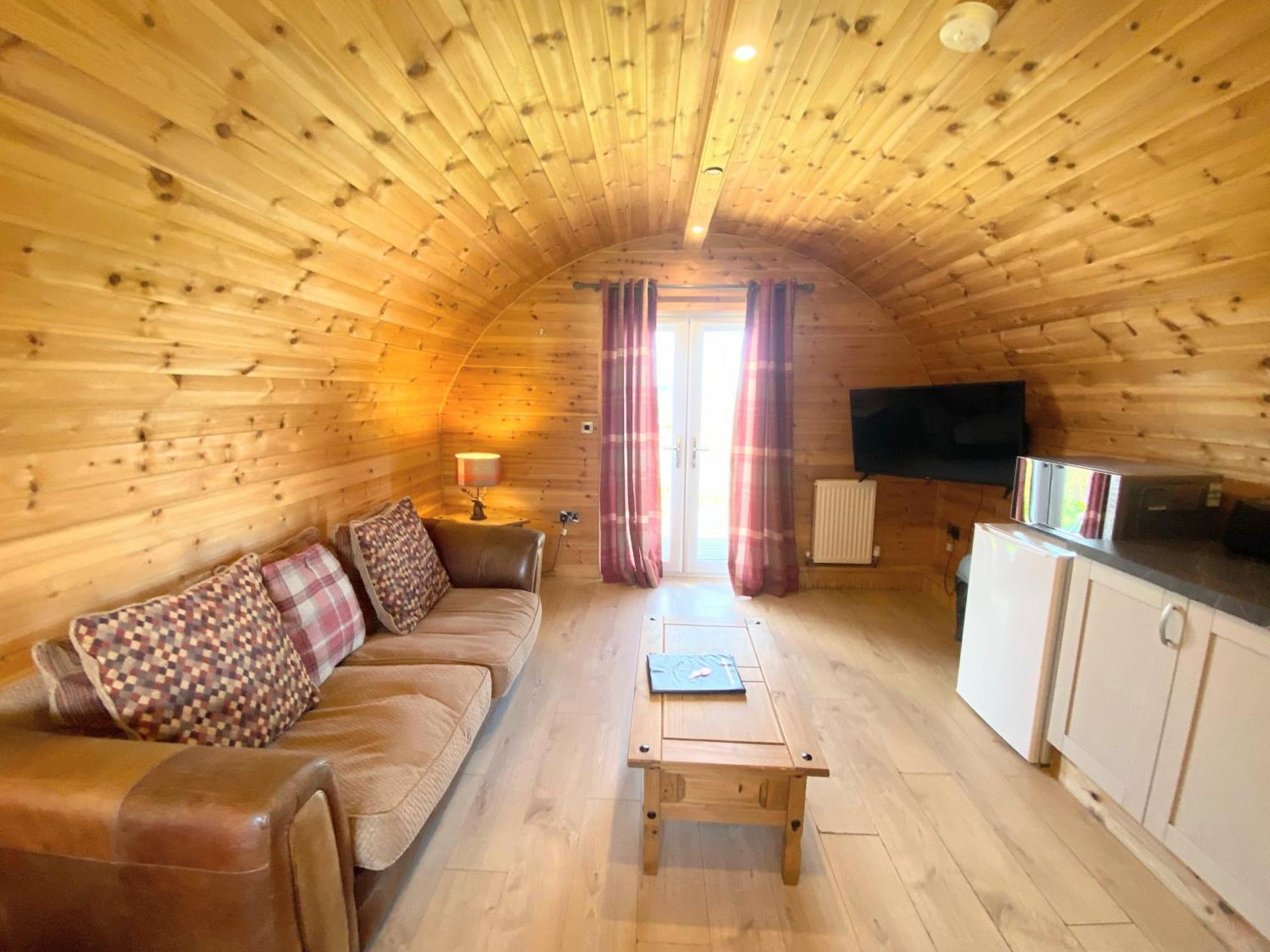 Pond View Pod 1 With Outdoor Hot Tub - Fife - Loch Leven - Lomond Hills Villa Kelty Eksteriør bilde